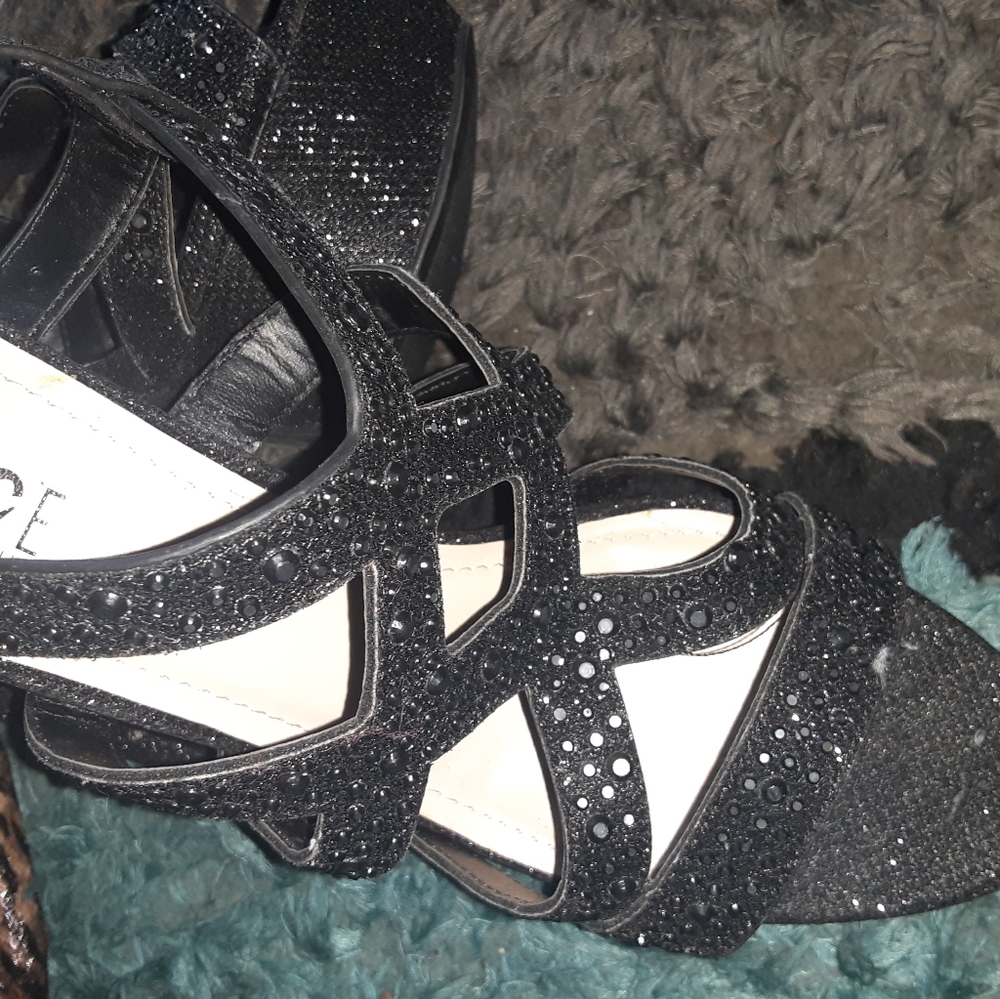 Heels - Picture 2 of 3